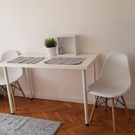 Apartament Plac Trzech Krzyzy Varsovia Exterior foto